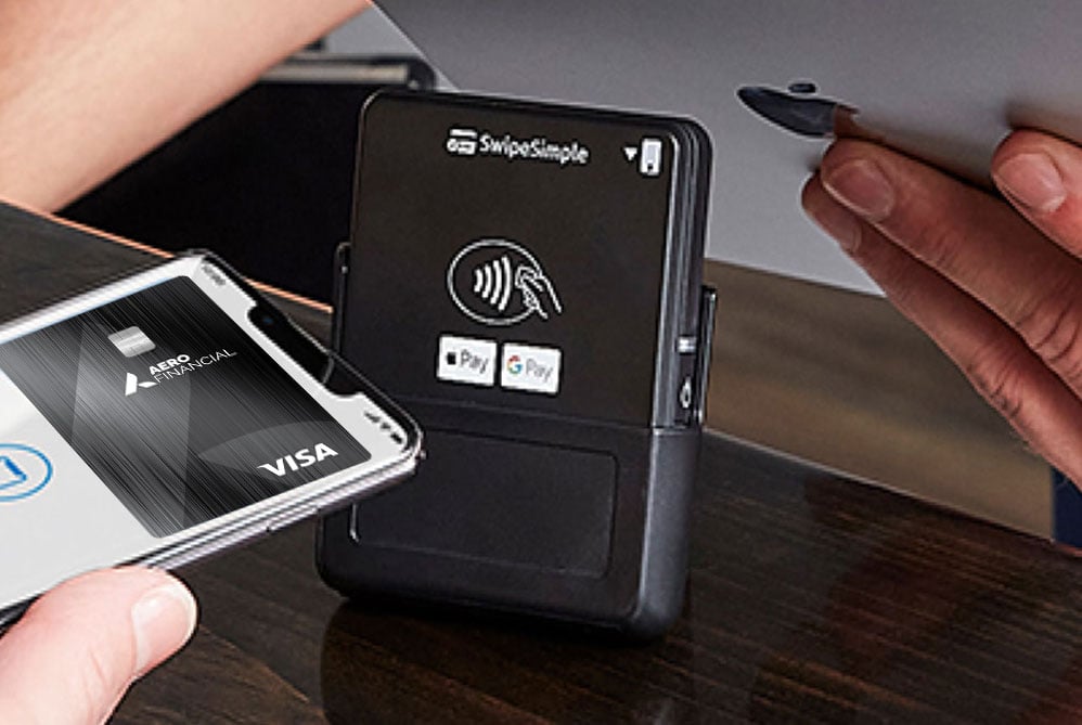 Swipe-simple-terminal-with-a-mobile-payment.